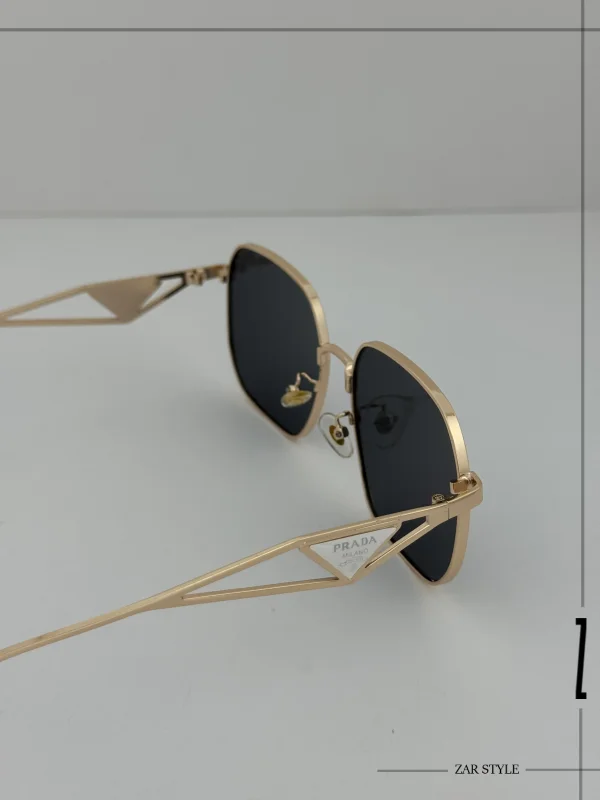 عینک آفتابی  پرادا فریم‌دار