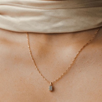 اصول انتخاب گردنبند برای لباس یقه باز!