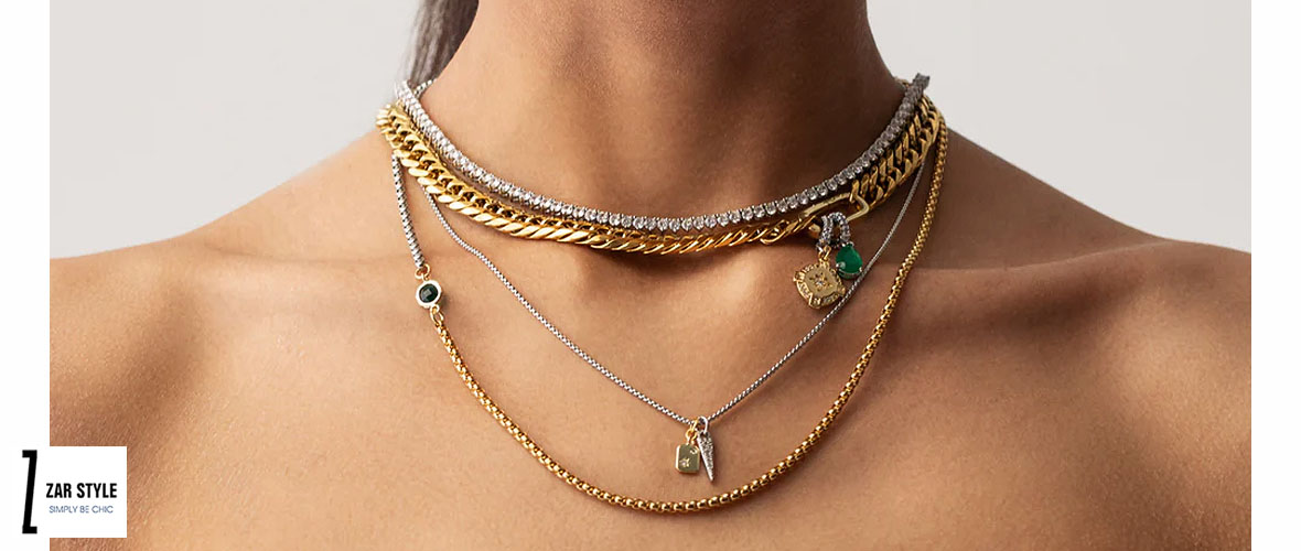 انتخاب گردنبند برای لباس یقه باز