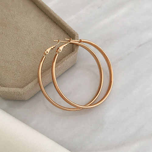 گوشواره حلقه ای بزرگ