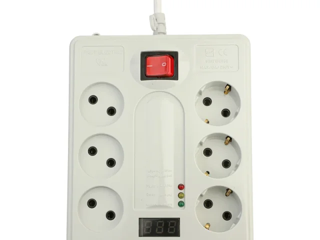 محافظ ولتاژ ۶ خانه مناسب صوتی‌، تصویری و کامپیوتر پارت