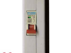 چند راهی ۵+۱ خانه فیوزدار صنعتی دارای ۵ کلید قطع‌ کن پارت