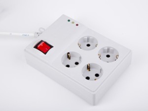 محافظ ولتاژ ۴ خانه مناسب صوتی‌، تصویری و کامپیوتر پارت