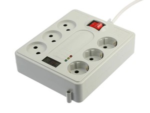 محافظ ولتاژ ۶ خانه مناسب صوتی‌، تصویری و کامپیوتر پارت