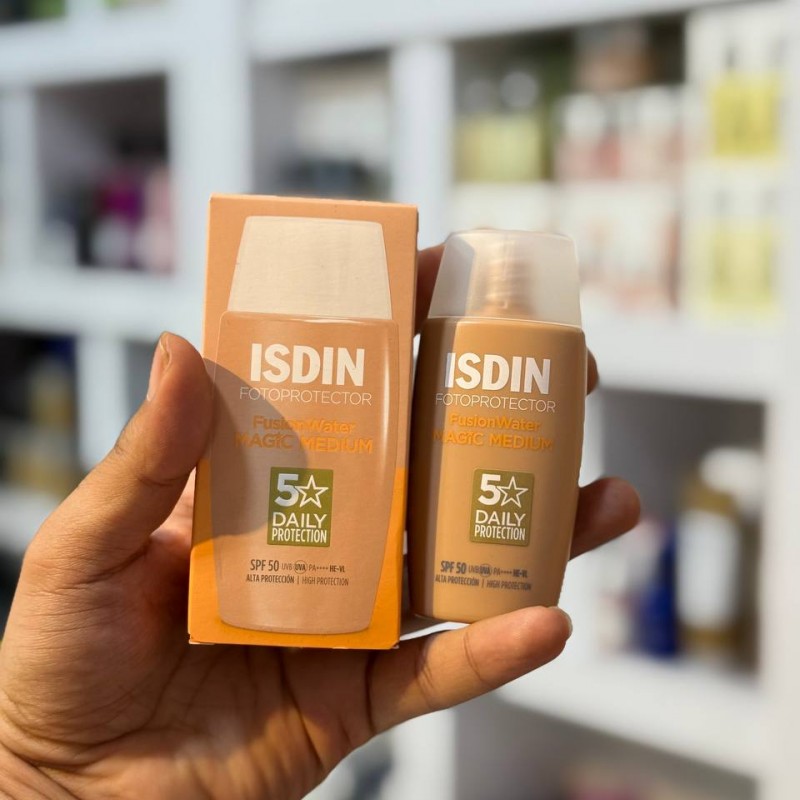 ضدآفتاب رنگی فیوژن واتر مدیوم ایزدین | SPF50 سبک و پوشش طبیعی