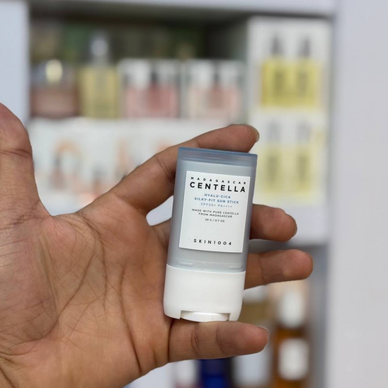 ضدآفتاب استیکی سنتلا (SKIN1004 Madagascar Centella Air-Fit Sun Stick)