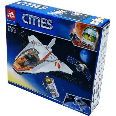 لگو ساختنی شاتل فضایی با فیگور فضانورد