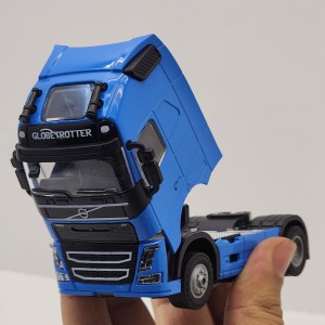 ماکت  تریلی FH 500 دو محور صدا دار و چراغ دار