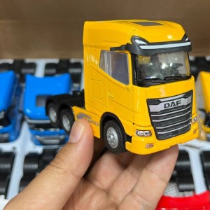 ماکت  تریلی داف DAF دو محور صدا دار و چراغ دار