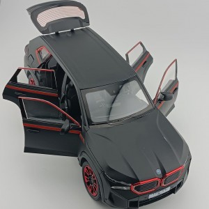 ماکت ماشین BMW XM سایز ۱:۲۴ مشکی مات