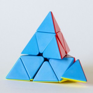 مکعب روبیک کای وای مدل هرم  3×3
