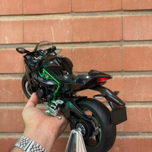 موتور فلزی خیلی بزرگ کاوازاکی  1 به 6 دودزا موزیکال H2R