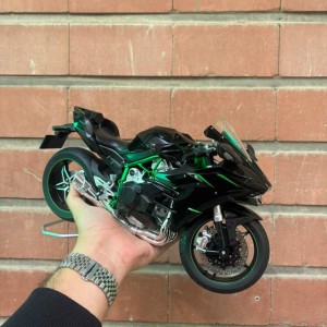 موتور فلزی خیلی بزرگ کاوازاکی  1 به 6 دودزا موزیکال H2R