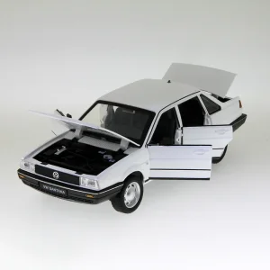 ماشین بازی مدل فولوکس واگن سانتانا