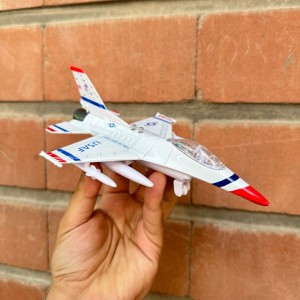 هواپیما اسباب بازی موزیکال مدل جنگی F16