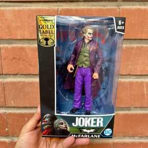 اکشن فیگور جوکر دی سی بنفش طرح McFarlane