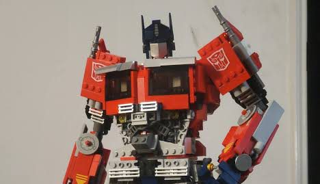11- لگو ربات تبدیلشوندگان : Optimus Prime