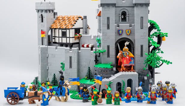6- لگو قلعه شوالیه شیر : Lion Knights Castle