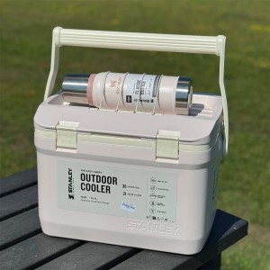 کول باکس استنلی اورجینال مدل Easy-Carry Outdoor Cooler گنجایش 15.1 لیتر