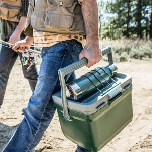 کول باکس استنلی اورجینال مدل Easy-Carry Outdoor Cooler گنجایش 15.1 لیتر