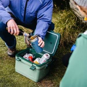 کول باکس استنلی اورجینال مدل Easy-Carry Outdoor Cooler گنجایش 6.6 لیتر