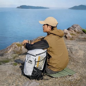 زیرنشیمن آکاردئونی نیچرهایک مدل Troues Egg Nest Foldable Waterproof seat cushion کد CNK2650WS011