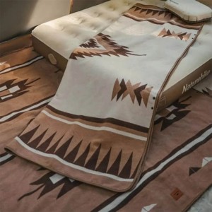 پتو پشمی نیچرهایک مدل Geometric pattern wool blanket کد NH20FS036