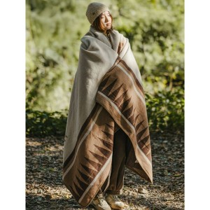 پتو پشمی نیچرهایک مدل Geometric pattern wool blanket کد NH20FS036