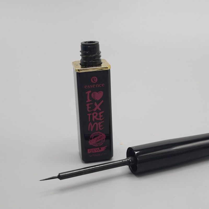 خط چشم اسنس (Essence) مدل مویی