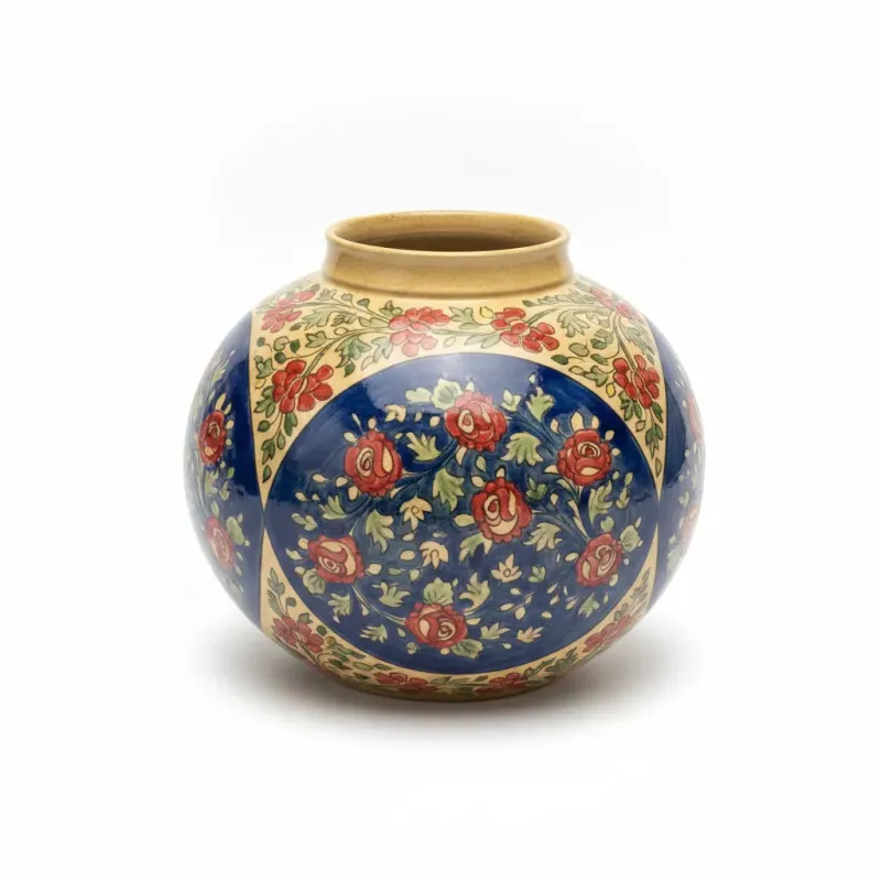 گلدان سفالی کروی (طرح گل‌دار سنتی) – ارتفاع ۲۷ سانتی‌متر