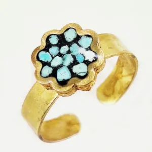 انگشتر برنجی فیروزه‌کوب طرح گل آفتابگردان, با سنگ فیروزه اصل