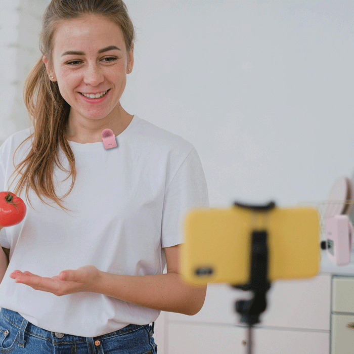 میکروفون متصل به یقه لباس