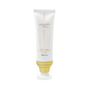 کرم ضد آفتاب بی‌رنگ +SPF50 مناسب انواع پوست ۸۰ میلی‌لیتر 2