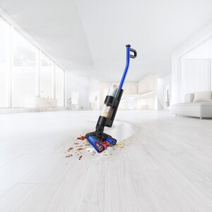 WR01_IRSBLBLKBLK_014-RGB-3QL-KV-InUse-Cut-Clean-Debris-Kitchen-Sofa-Hardfloor-A4_MIX-min