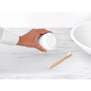 MindSet-Toothbrush-Holder-Mineral-Fresh-White-8710755303265-Brabantia_300dpi_2929x2197px_6_NR-27128