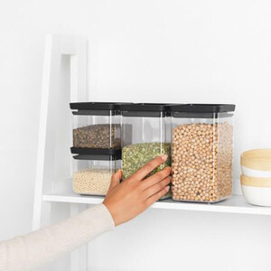 square_canister_set_of_4_tasty_-_dark_grey_-_8710755122422_brabantia_96dpi_1000x1000px_7_nr-15231