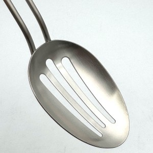 قاشق سرو کن ریکن مدل KUHN RIKON Essential Slotted