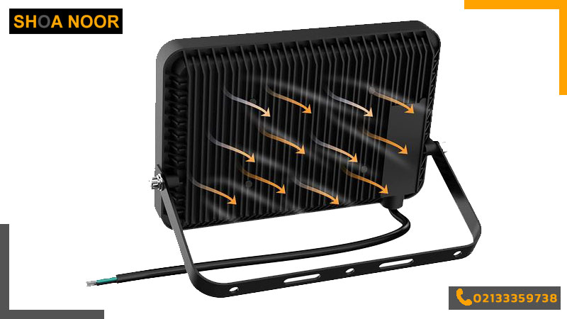 عملکرد نامناسب سیستم خنک کننده و بالا رفتن حرارت، از علت های چشمک زدن پروژکتور ال ای دی است.
