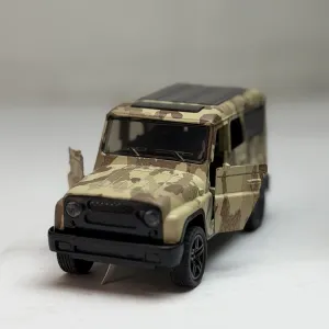 ماکت ماشین آفرودی UAZ Hunter استتاری