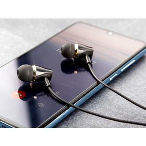 هندزفری سیمی با جک 3.5 میلی‌متری رسی Recci REP-L10 Wired Earphone