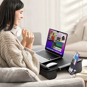 میز لپ‌تاپ روی پا سایجی