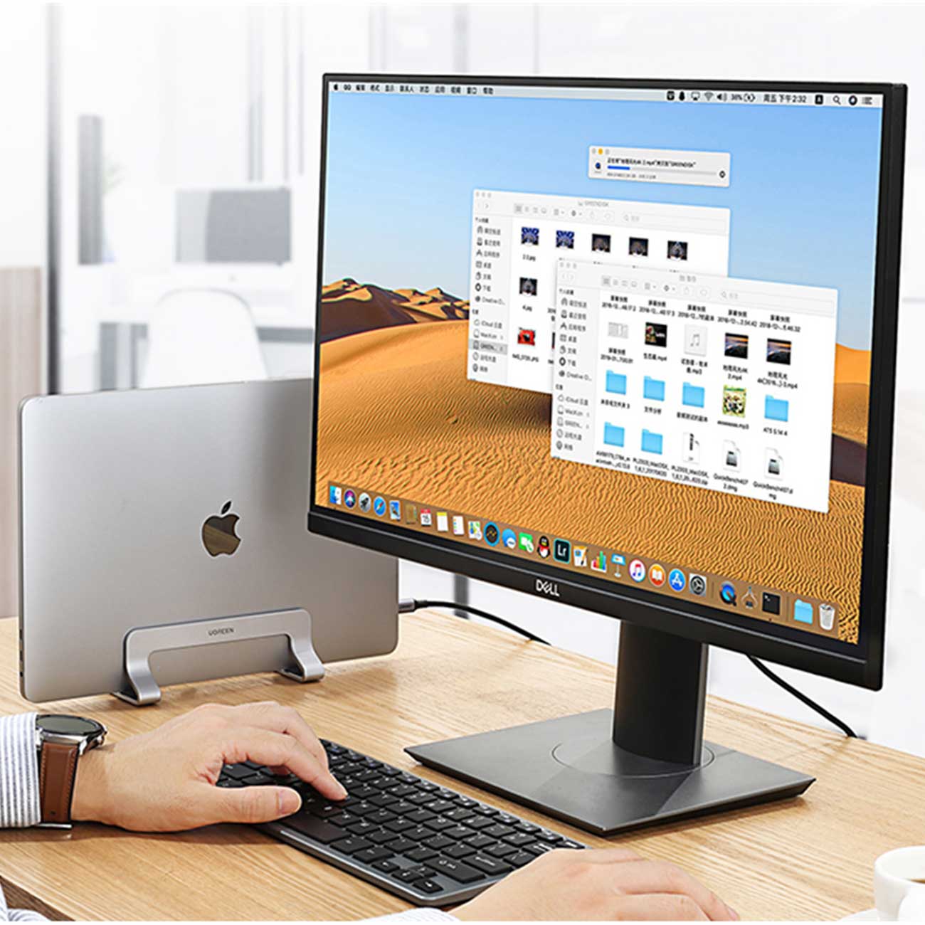 پایه لپ&zwnj;تاپ برای نظم به میز