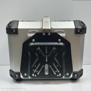 باکس موتورسیکلت مکعبی تکنو فلزی نقره ای