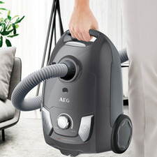 جاروبرقی آ ا گ مدل VX4-1-GM-T