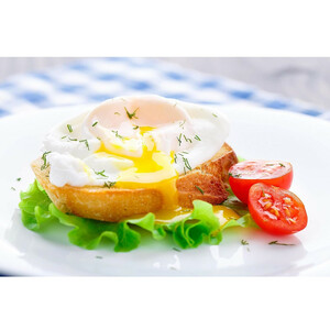 تخم‌مرغ پز بلک اند دکر مدل Eg200 با ظرفیت شش عدد تخم‌مرغ