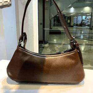 کیف زنانه باگت سگک‌دار
