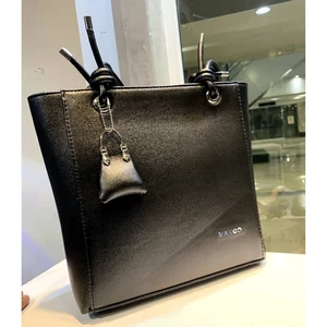 کیف زنانه منگو مدل چارم‌دار کد 2212