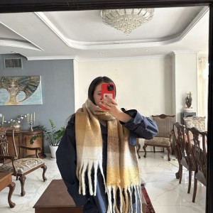 بیگ اسکارف چهارخانه مدل &quot; قدر زر زرگر شناسد&quot; /Big Scarf