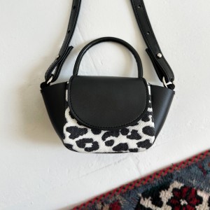 مینی بگ Carola