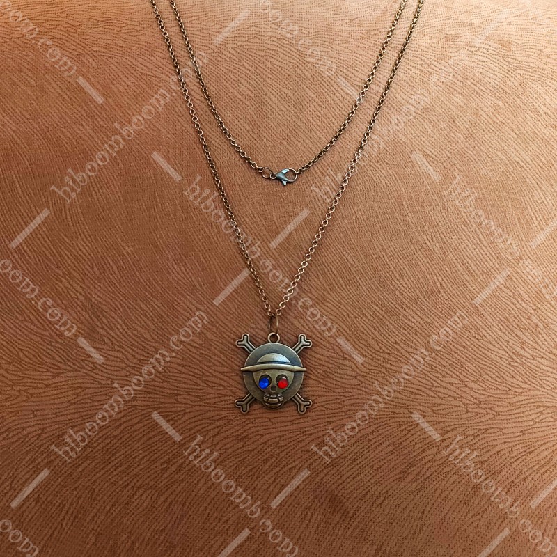 گردنبند برنزی طرح اسکلت